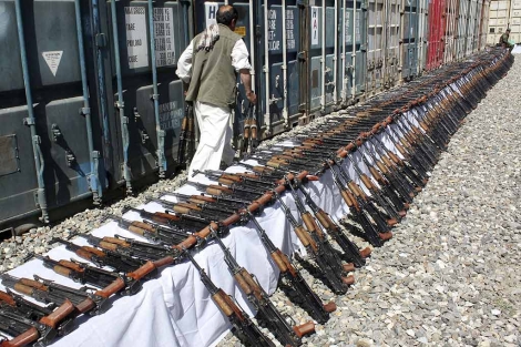 Armas requisadas a emrpesa privada en Kabul. Foto: EFE