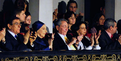 Alicia Alonso junto al presidente cubano Raúl Castroen la inauguración del Festival de Ballet de La Habana Foto: Estudios Revolución