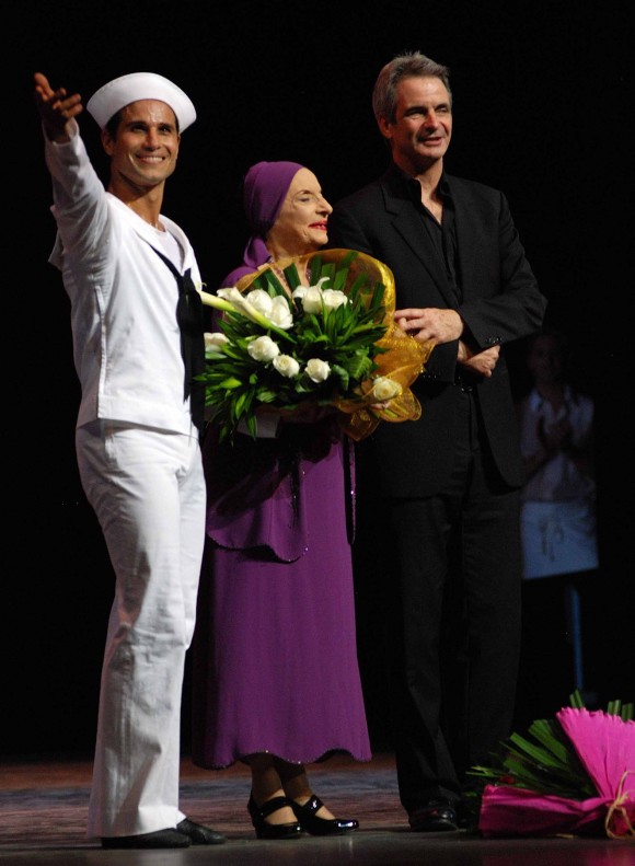 En las despedidas, José Manuel Carreño, Alicia Alonso y Kevin McKenzie, director artístico del American Ballet Theatre. Foto: Raúl Pupo.