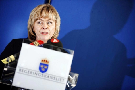 La ministra de Justicia sueca, Beatrice Ask, denuncia la existencia del sistema de vigilancia de la embajada de EEUU.