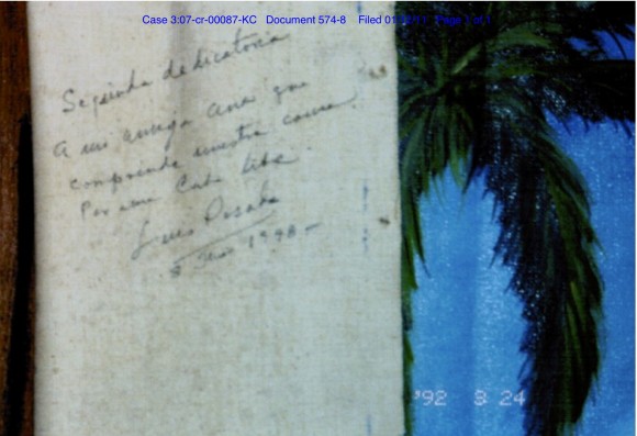 Dedicatoria de Luis Posada Carriles en el cuadro que regaló a Bardach, y que aparece en los documentos presentados en la Corte.