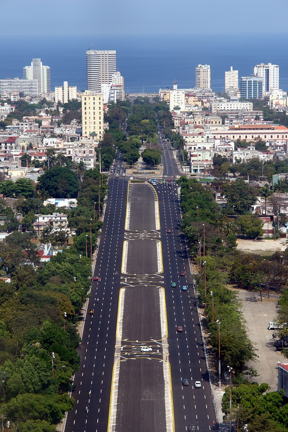 Calle Paseo en La Habana