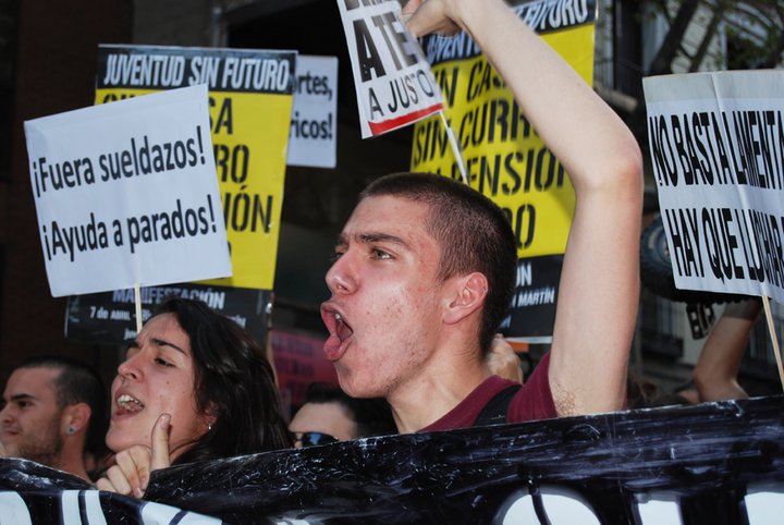 Fuera sueldazos, ayudas a parados, reclaman en Madrid. Foto: La voz de la calle.