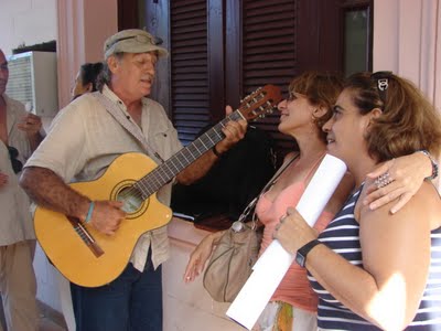 El trovador Fidel Díaz Castro, canta los poemas de Rubén musicalizados por Silvio Rodríguez.