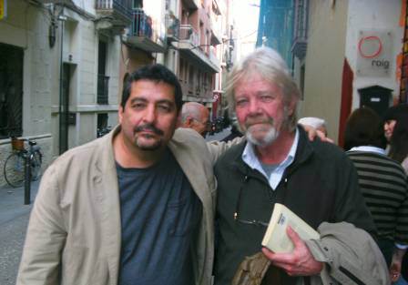 Con Carlos Bishop en Barcelona en 2013.  Tuvo la deferencia de trasladarse varias decenas de kilómetros para estar presente en uno de los encuentros que hicimos cuando visitamos esa ciudad en compañía de la madre del héroe cubano Antonio Guerrero, Mirtha Rodríguez. 