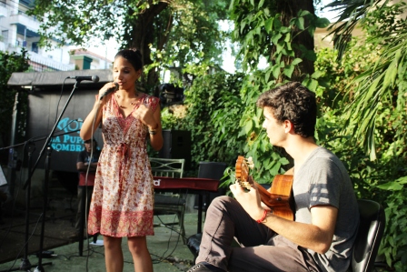 Annie Garcés y José Manuel Ordaz cantan "Gracias a la vida".
