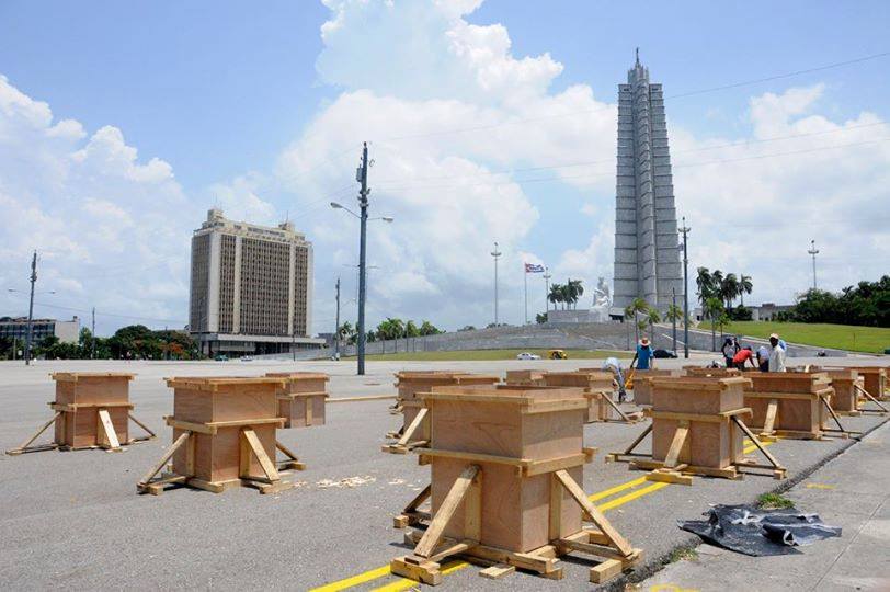 Bases del altar para misa del Papa Francisco en la Plaza de la Revolución. Fto cortesía de Roberto Suárez. 