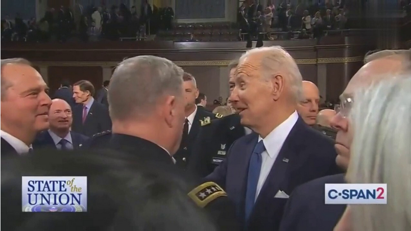 Screenshot 2023-02-11 at 19-36-50 Título President Joe Biden talks with Sen. Bob Menendez after 2023 State of the Union address Fox News Video